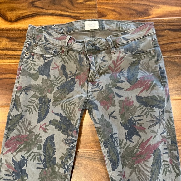 Hudson skinny tropical print olive green jeans, size 28 - Picture 2 of 11
